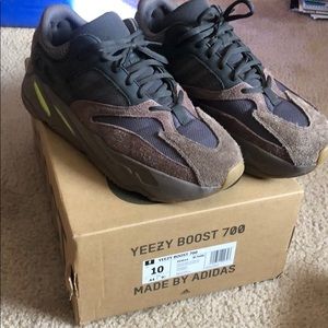 Yeezy Boost 700 - Mauve